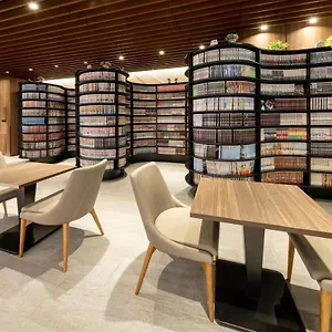 Hotel The Hedistar Nijo Comic & Books, Kyoto